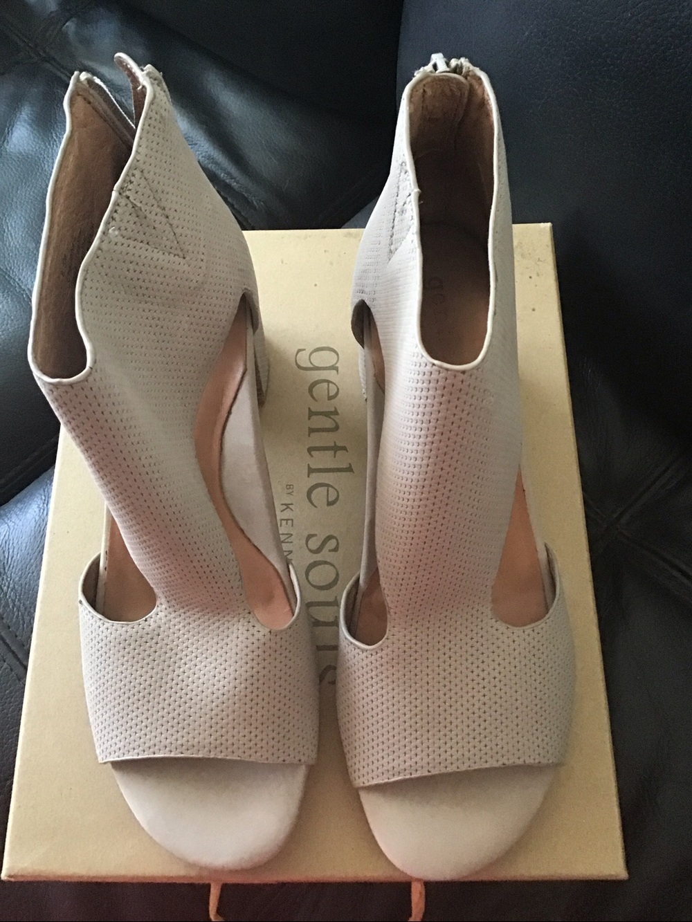Gentle Souls Charlene 2 size 8.5 comfortable stylish block heel.